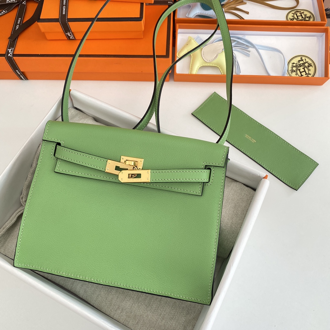 Hermes Kelly Danse Evercolor Bag In Green Kiwi Color